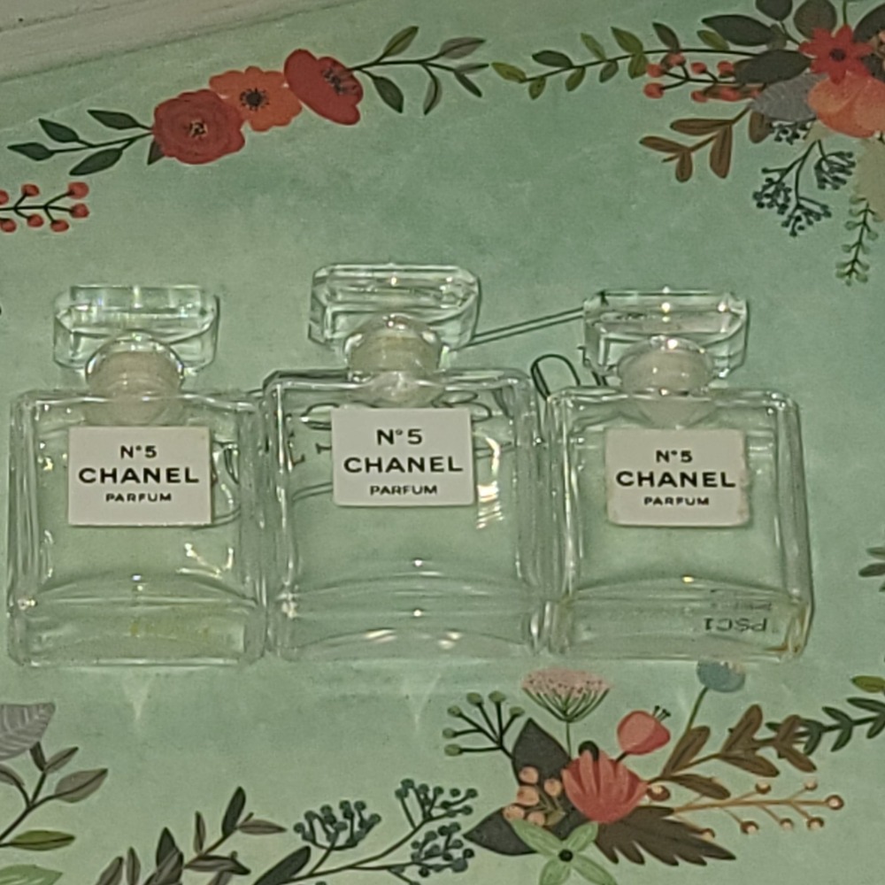 Vintage Chanel No. 5 Glass Perfume Empty Bottle Made in France - Picture 2 of 7